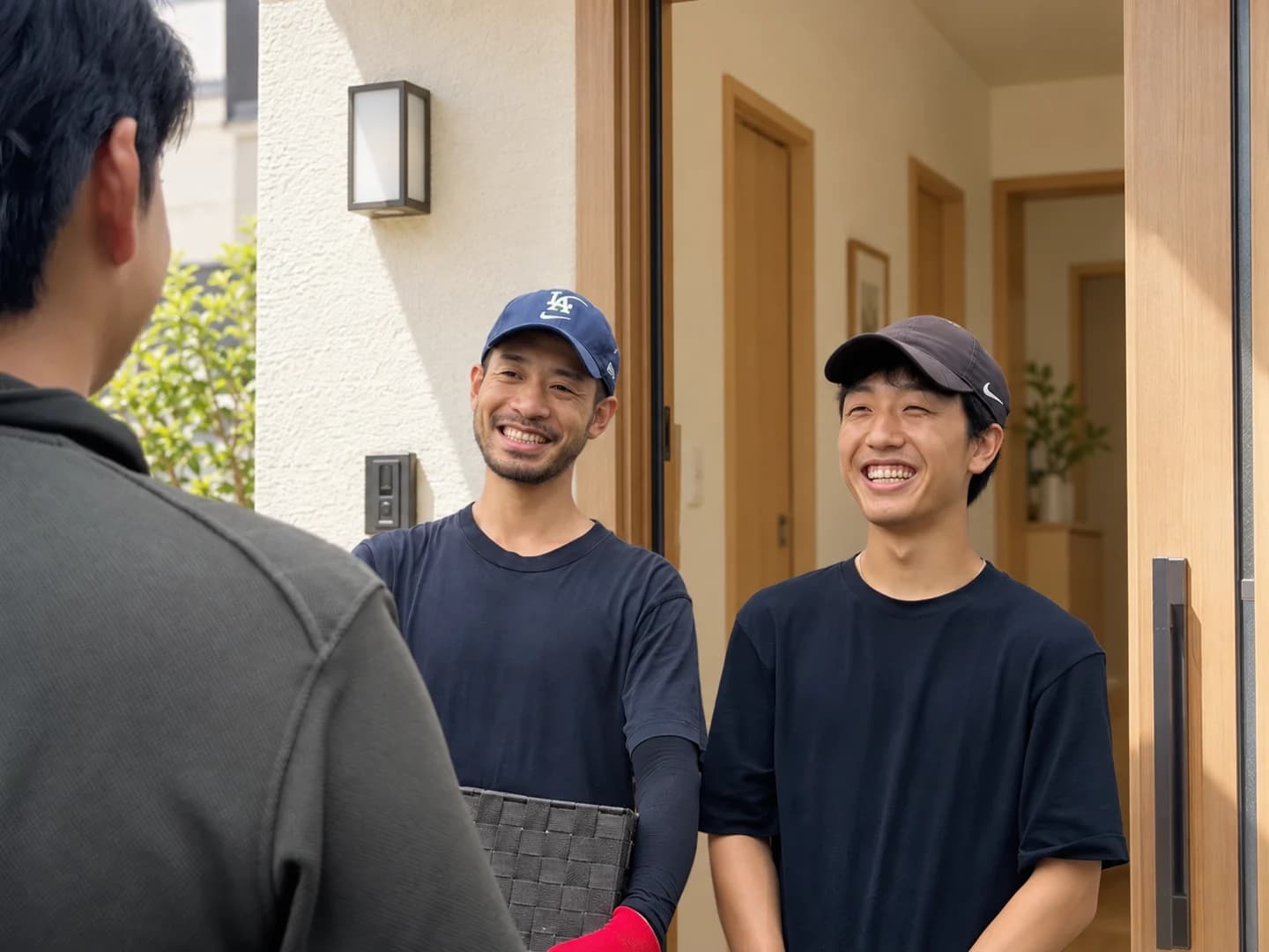 相談するアトムズのスタッフ