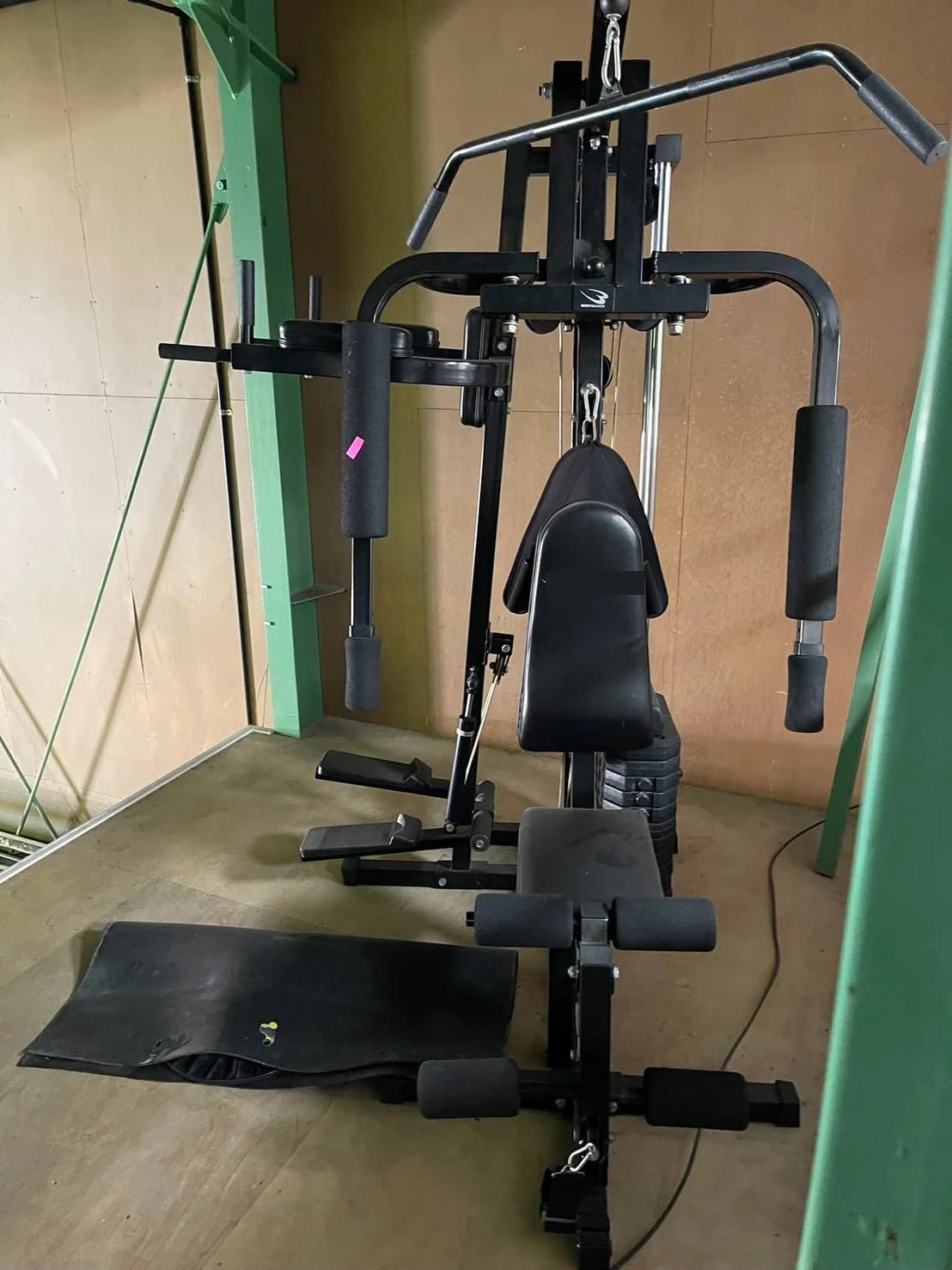 現場に置かれたトレーニング機器